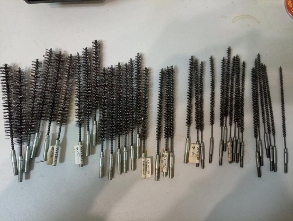 Йоржик дротяний жорсткий N604 з різьбою М4 загальною довжиною 150мм довжиною йоржика 100мм діаметром 4мм Київ - фото 1