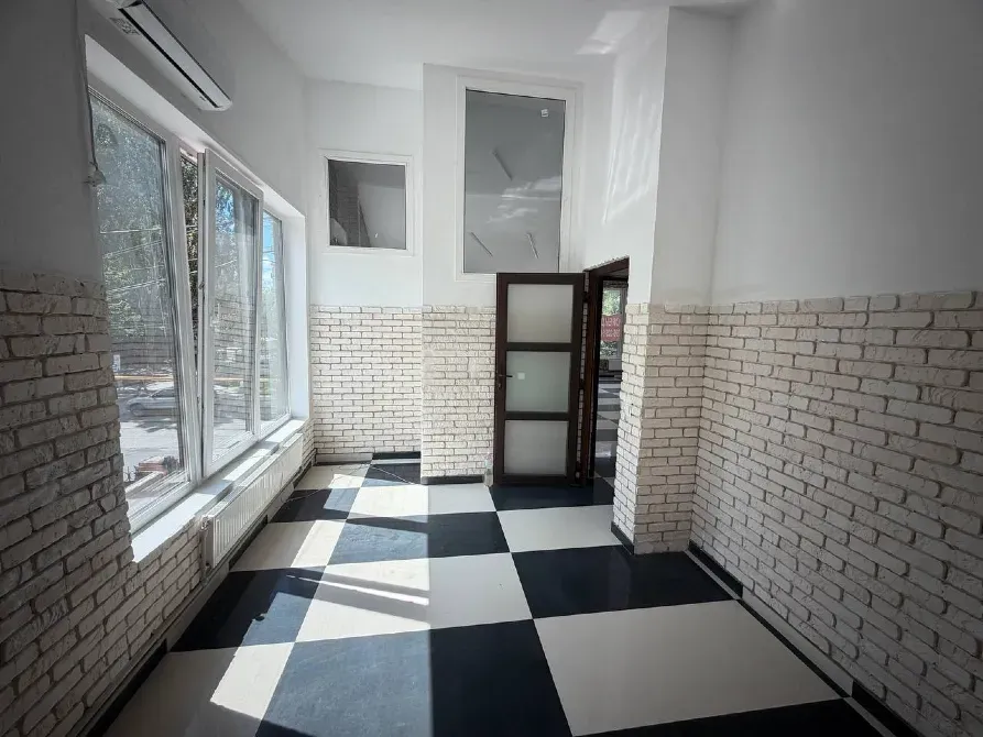 Під будь який вид діяльності Здам в оренду офіс, центр міста (Район нагорки) 1 велика кімната, 2 поменше. Дніпро - фото 2