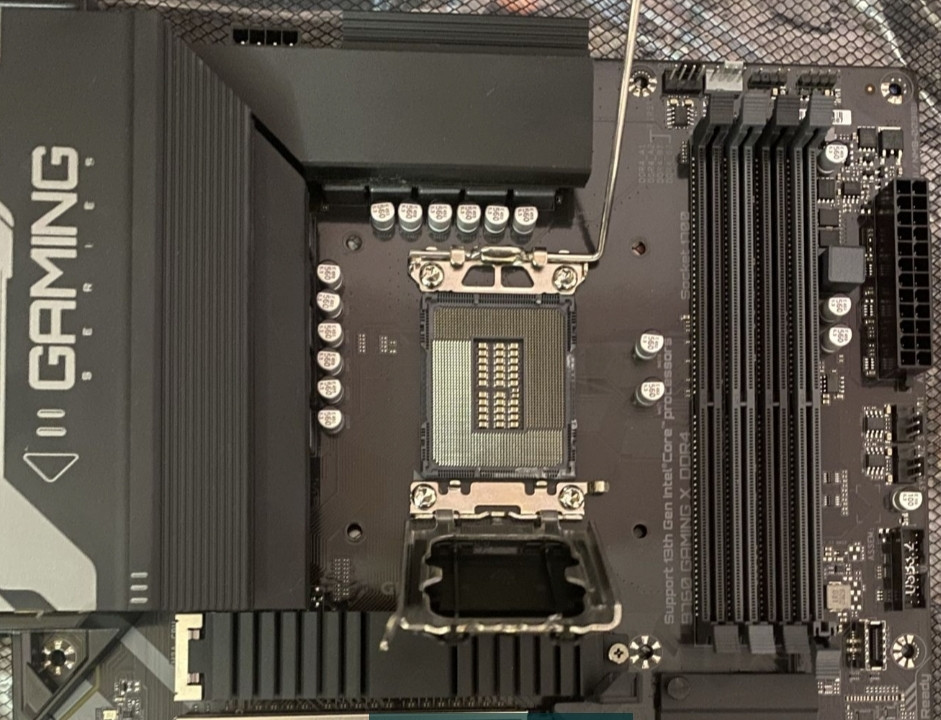 Материнська Плата Gigabyte B760 Gaming X DDR4 Київ - фото 3