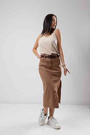 Юбка с фигурным разрезом 