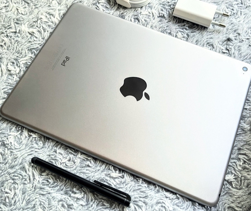Планшет: iPad Air 2 (64Gb.) Wi-Fi , комплект + подарки ! А1566. Киев - изображение 1