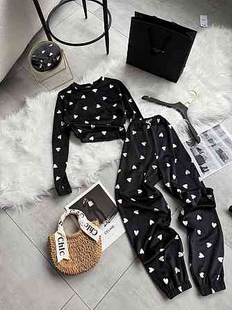 Жіноча стильна принтована домашня піжама з плюшевого велюру Чорний Одеса