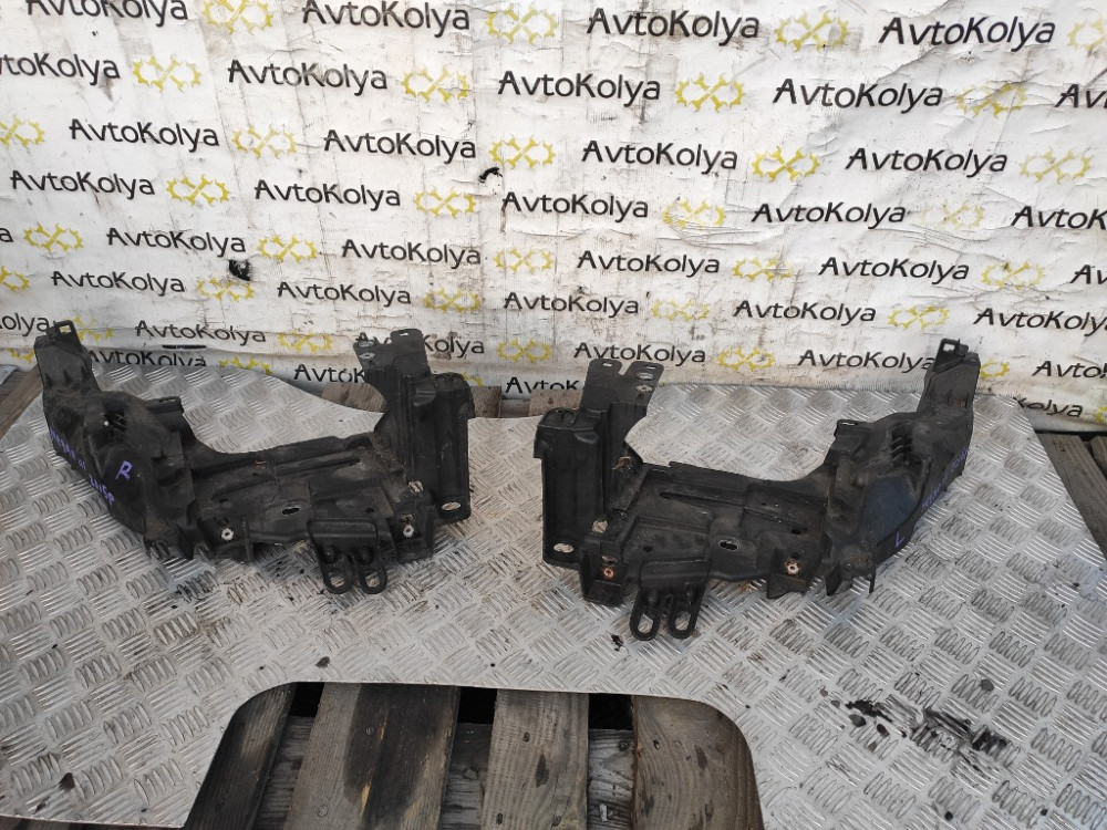 Кронштейн кріплення фари Renault Megane III 2013-2015 Ковель - фото 1