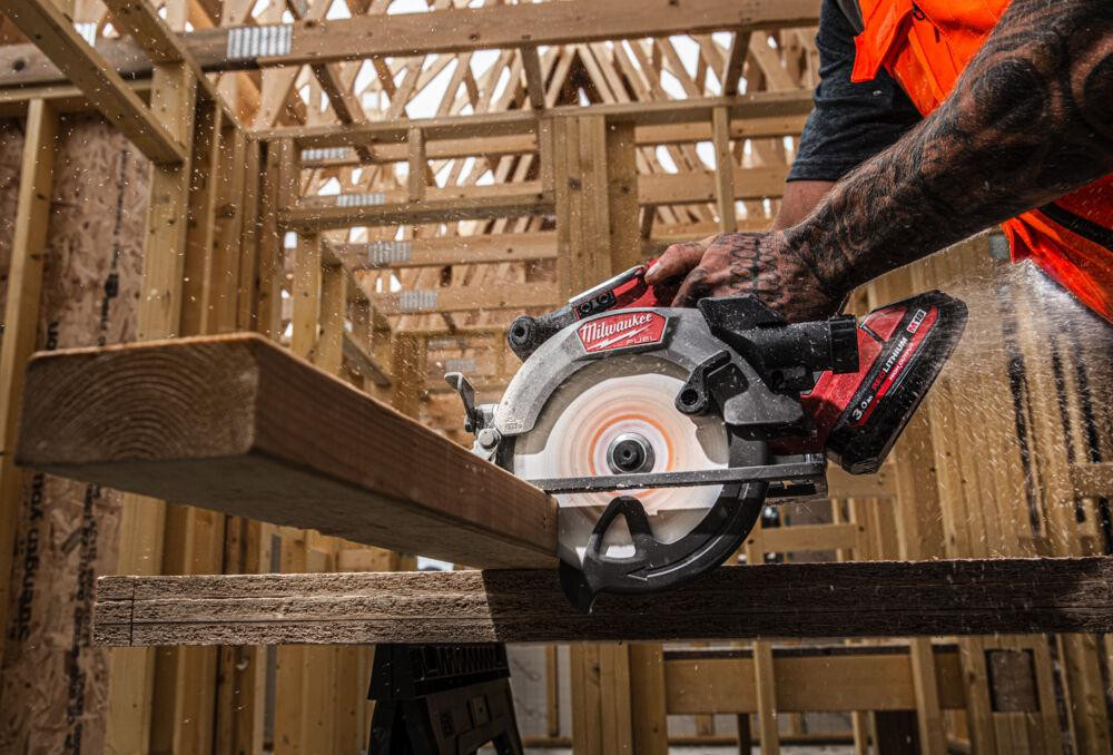Пила дисковая ручная аккумуляторная MILWAUKEE, M18 FCS552-302X, O165мм (зарядное устройство, 2акум. Х 3 Аг, HDкейс) Одесса - изображение 8
