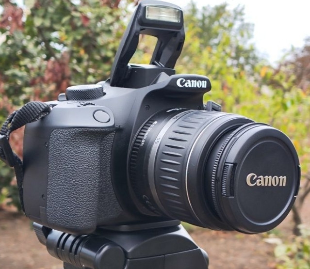 Фотоаппарат Зеркальный Canon 1300D с 18-55 объективом Киев - изображение 2