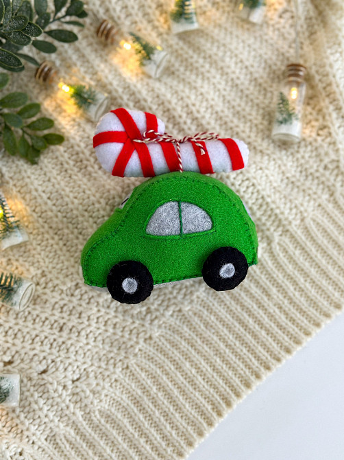 Новогодняя елочная игрушка из фетра ручной работы Машинка с конфетой 11 см Киев - изображение 3
