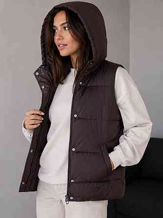 Жилетка женская Lady Yep 7015-2 с капюшоном средняя длина коричневая, коричневый, 42 Киев
