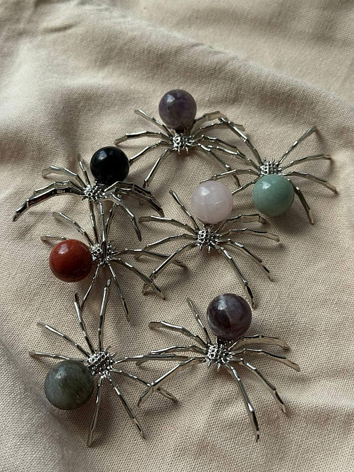 Фігурка павука з зеленим авантюрином – сувенір з натурального каменю 5.5×4.5 см Київ - фото 2