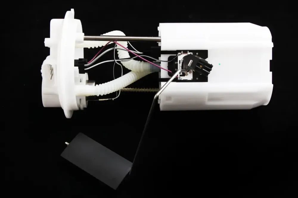 Насос топливный 21101 электр. в сборе AT нов. обр. (дв. 1.6, клипсы) Винница - изображение 1