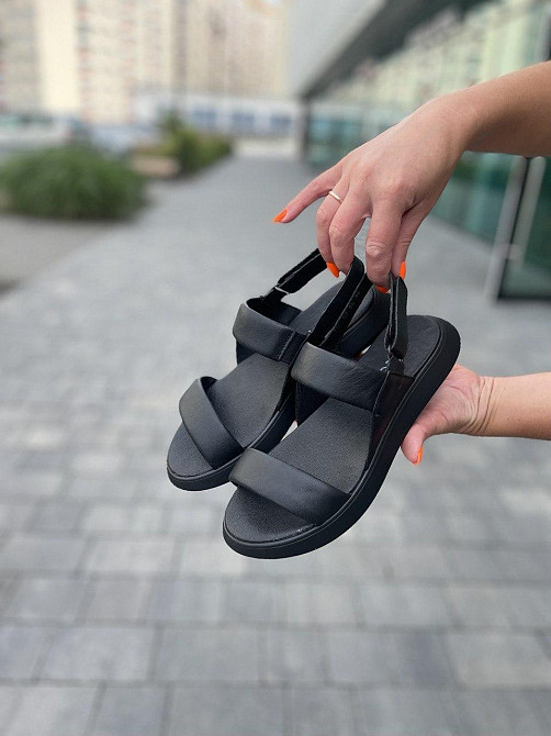 teona Жіночі босоніжки шкіряні чорні TEONA 290 літні, на низькій підошві р. 36-40 / Взуття з на Коломыя - изображение 1