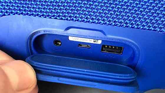 Портативная блютуз колонка JBL Charge 3 с USB,SD,FM (20 ватт синяя) Киев