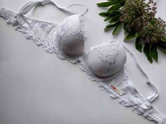 Бюстгальтер lormar prestige білий з мереживом на пуш-ап Славута