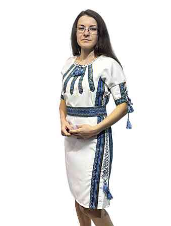Жіноче вишите національне плаття з регульованою шнурівкою з боків із синім орнаментом 56 Київ