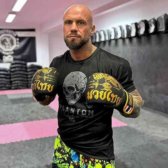 Боксерські рукавиці Phantom Muay Thai Black Gold 16 унцій (Бінті 4м. у подарунок) Кам'янське