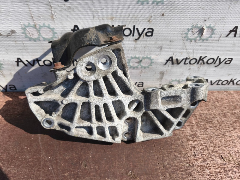 Кронштейн двигуна правий Nissan Primastar 2.0 dci 2007-2013 (8200741758) Ковель - фото 4