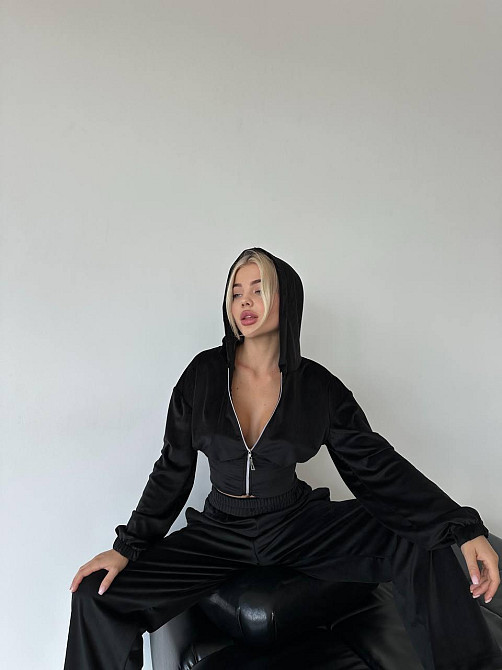 Жіночий стильний прогулянковий костюм-двійка: кофта та штани велюр-плюш Чорний, 48/50 Одеса - фото 10