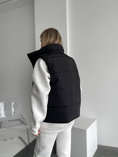Жіноча тепла жилетка на блискавці без капюшона плащівка на синтепоні Чорний, 46/48 Одеса - фото 3