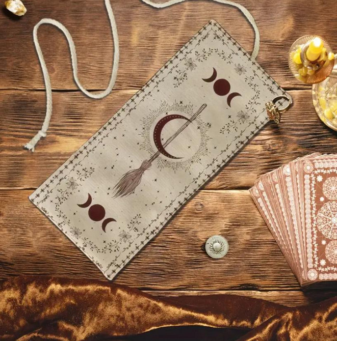 Сумка для хранения Таро 38×17 см с ведьминской метлой, лунным принтом и шнурком — органайзер для кар Киев - изображение 1