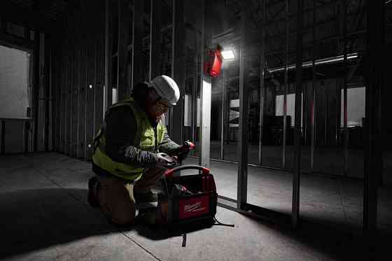 Ліхтар світлодіодний акумуляторний MILWAUKEE, M18 PAL2-0 2000 люмен Одеса