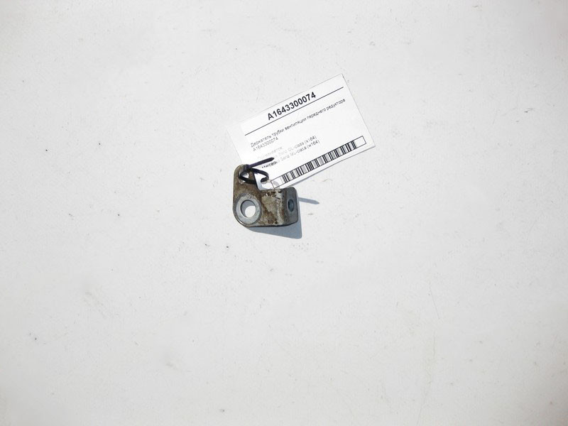 Mercedes-Benz  A1643300074 Тримач трубки вентиляції переднього редуктора ML W164 GL X164 Одеса - фото 2