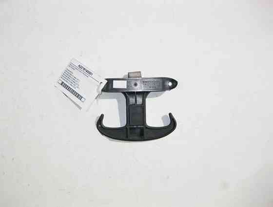 Mercedes-Benz  A2218140001 Крюк для підвісу сумок у багажнику E-Class W211 CLS C219 S-Class W221 CL C216 Одесса