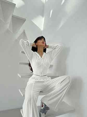 Жіночий прогулянковий костюм-двійка: кофта на блискавці та штани з велюру Білий, 46/48 Одеса