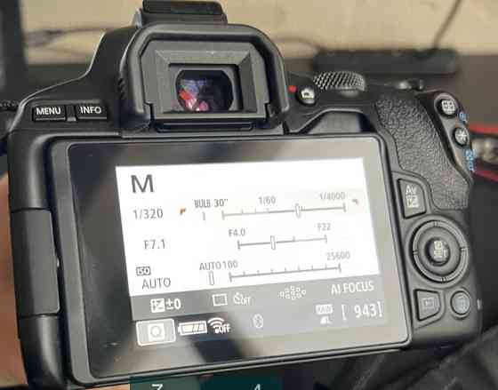 Фотоаппарат Canon 250D. Киев