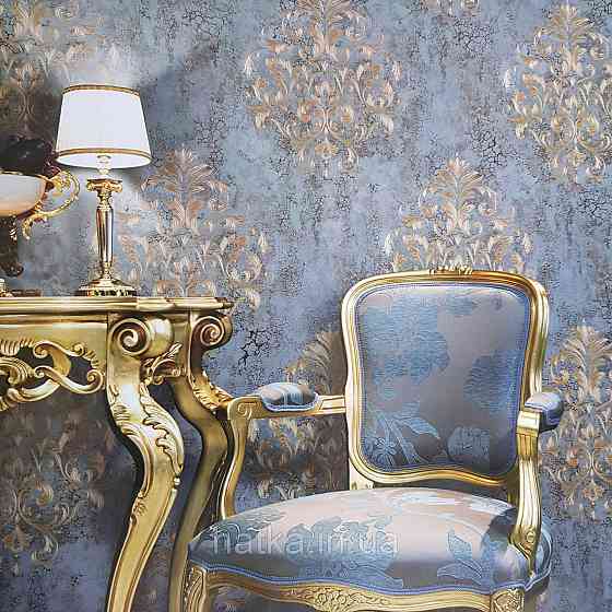 Обои метровые винил на флизелине Decowall Retro вензеля золотом крупные структурные на голубом под старину Киев