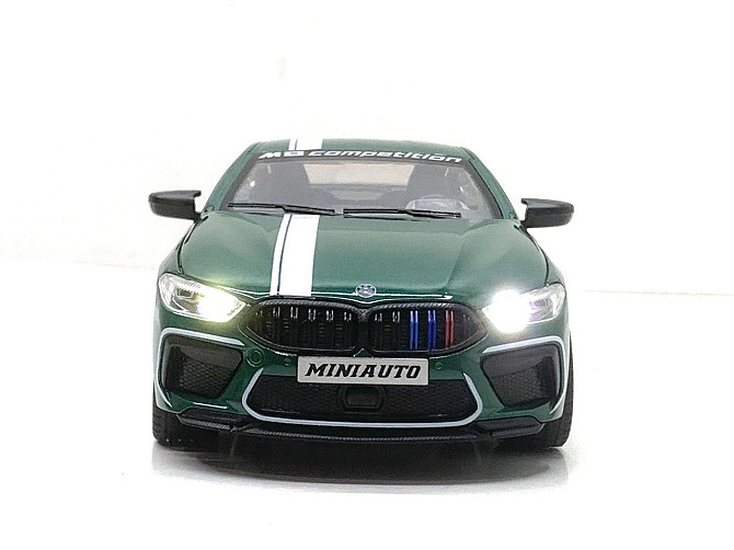 Машина Автосвіт BMW M8 інерційна відчиняються двері капот багажник 20 см Зелена (AP-2056) Чернигов - изображение 2