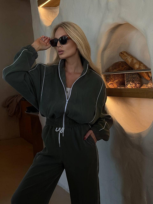 Женский стильный костюм двойка: кофта и штаны в спортивном стиле купра с бархатным напылением Оливковый, 44/46 Одесса - изображение 2