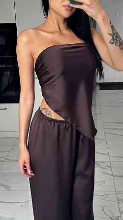 Женский трендовый легкий костюм двойка: топ-бандо и широкие брюки дабл шелк Шоколад Одесса