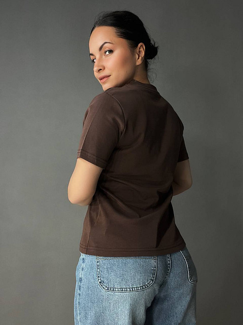 Футболка жіноча A-N 27040 базова по фігурі з вишивкою серце, коричневий, one size Київ - фото 18