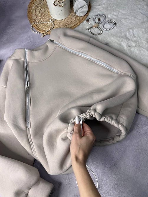 Жіноча стильна тепла об'ємна худі турецька треніт на флісі Бежевий Одеса - фото 3