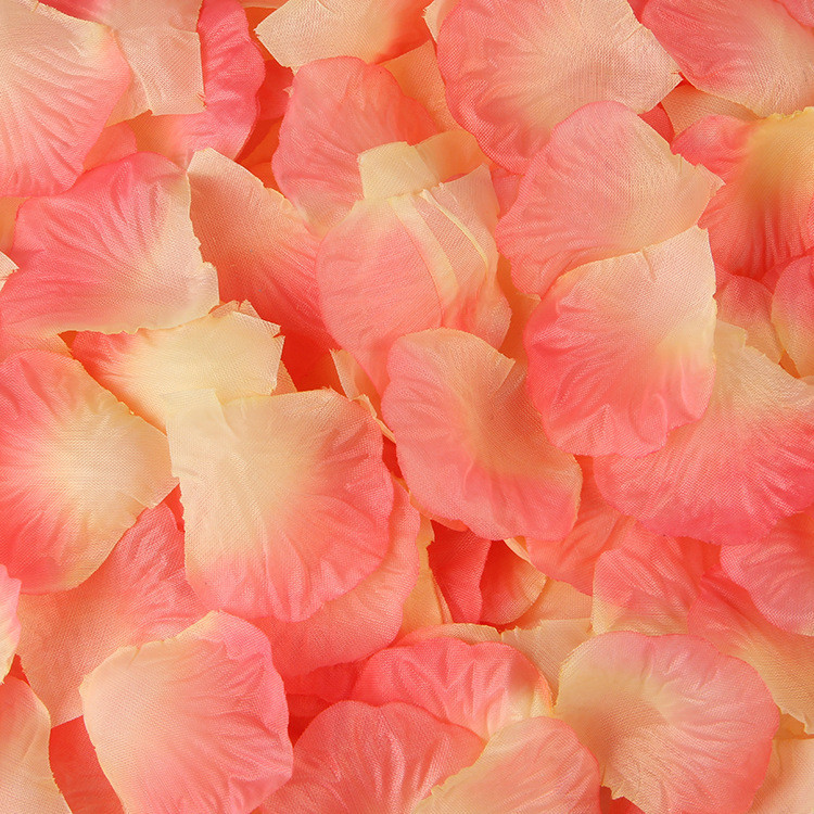 Лепестки роз искусственные 100 штук 45 на 45 мм розово-бежевый Киев - изображение 1