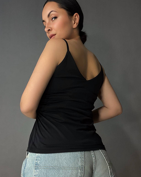 Майка женская A-N Q-13 базовая на тонких бретелях с подкладкой, черный, one size Киев - изображение 4