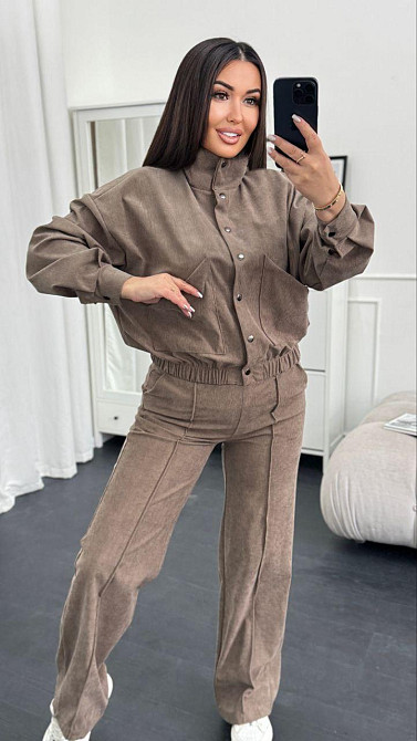 Жіночий стильний повсякденний костюм-двійка бомбер + штани Бежевий, 46/48 Одеса - фото 3