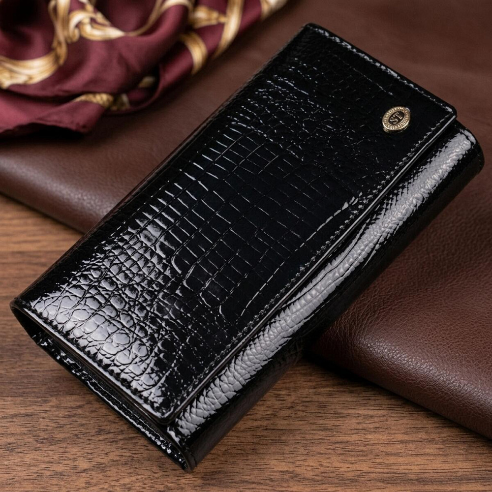 Лаковий жіночий гаманець з візитницею ST Leather 19403 Чорний Київ - фото 11