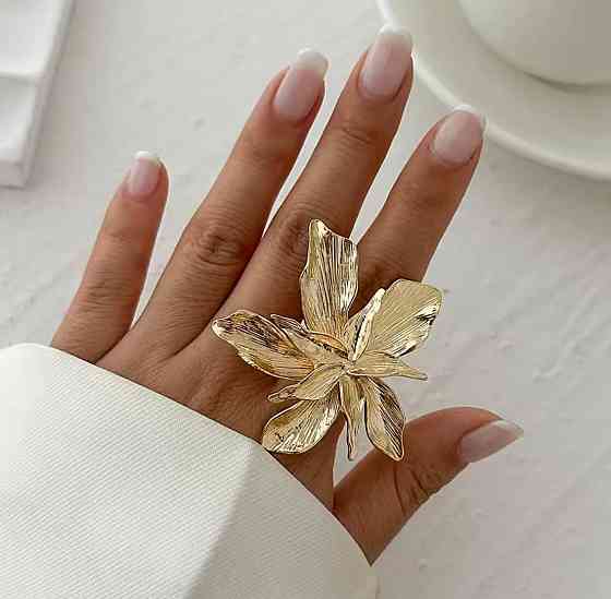 Велика каблучка квітка золота жіноча масивна каблучка у формі квітки регульований розмір Київ