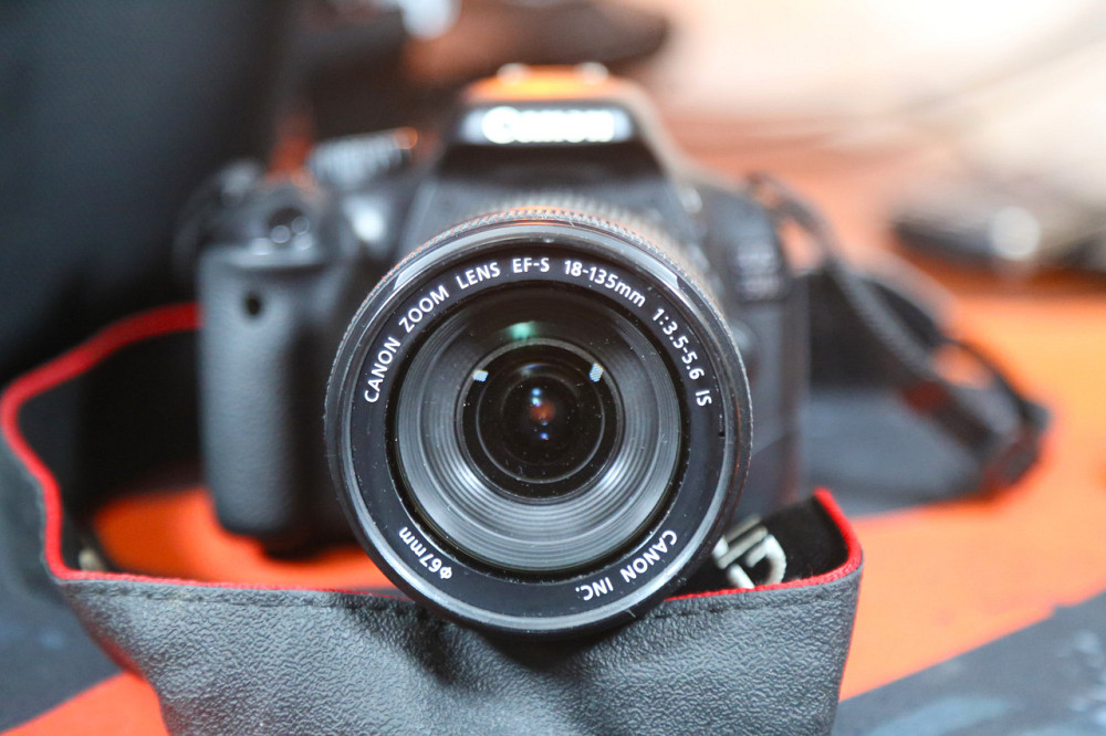 Дзеркальний фотоапарат Canon EOS 550D + EF-S 18-135 Дзеркалка.Комплект. Б\У Київ - фото 3