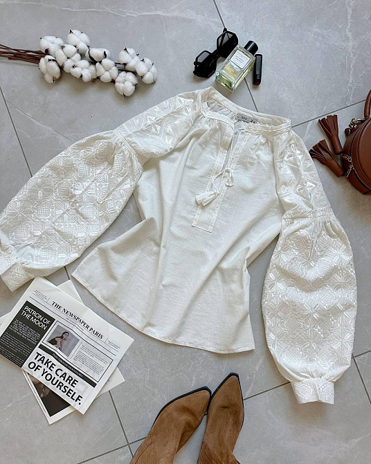 Женская современная вышиванка с белой вышивкой хлопка Одесса - изображение 8