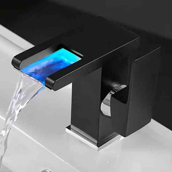 VALESO Змішувач для раковини світлодіодний VALESO чорний Коломия