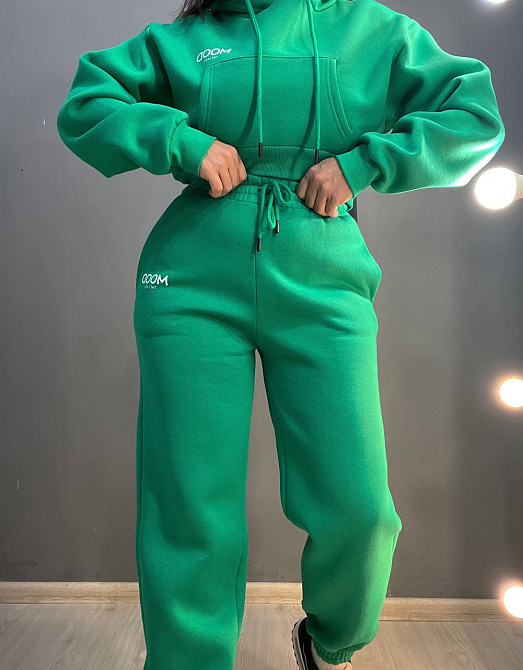 Костюм женский Quzen 493-497 укороченное худи с капюшоном MOOD брюки резинка утепленный зеленый, зеленый, M Киев - изображение 16