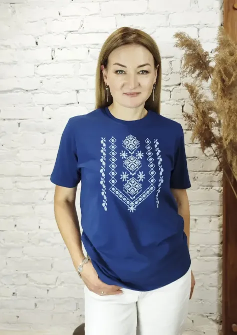 Чоловіча вишиванка в синьому кольорі з білою вишивкою Київ - фото 3