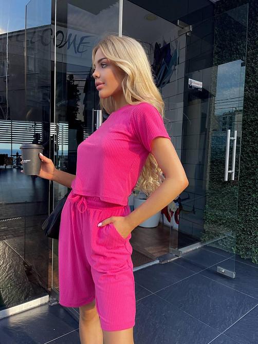 Жіночий костюм у рубчик з шортами Малиновий 42/44 Харків - фото 2