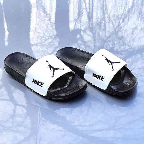 Шльопанці Nike Jordan Чорні Сланці Тапочки Білі Найк Жіночі (розміри: 36,38,39,41) Дніпро