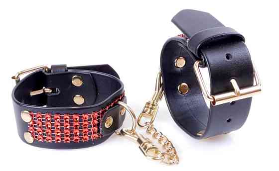 Наручники зі штучної шкіри з кристалами Fetish Boss Series - Handcuffs with cristals Red, BS3300109 Sex Aura Київ