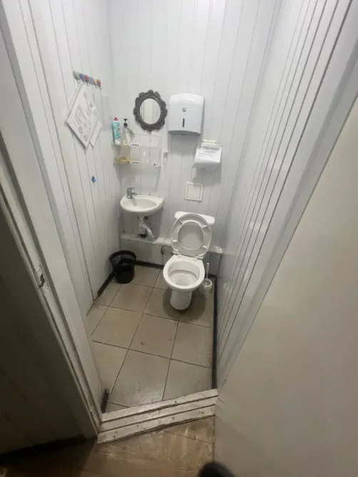 Приміщення на червоній лінії з окремим входом, була Аптека. Ідеально під магазин\послуги, зручний підїзд, гарний автомобільний трафік. Дніпро - фото 5