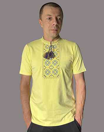 Мужская футболка вышиванка светло-желтого цвета в патриотических цветах Киев