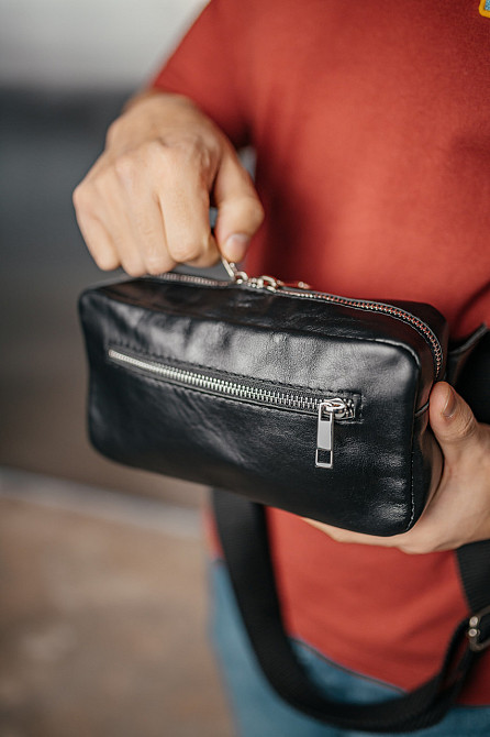 Чоловіча ламана, чоловікська сумка через плече з натуральної шкіри, вмістлена чорна сумка на поясMasterSem Київ - фото 5