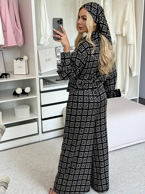 Жіночий легкий принтований костюм-двійка: сорочка та штани з хусткою сатин Чорний 2 Одеса - фото 7